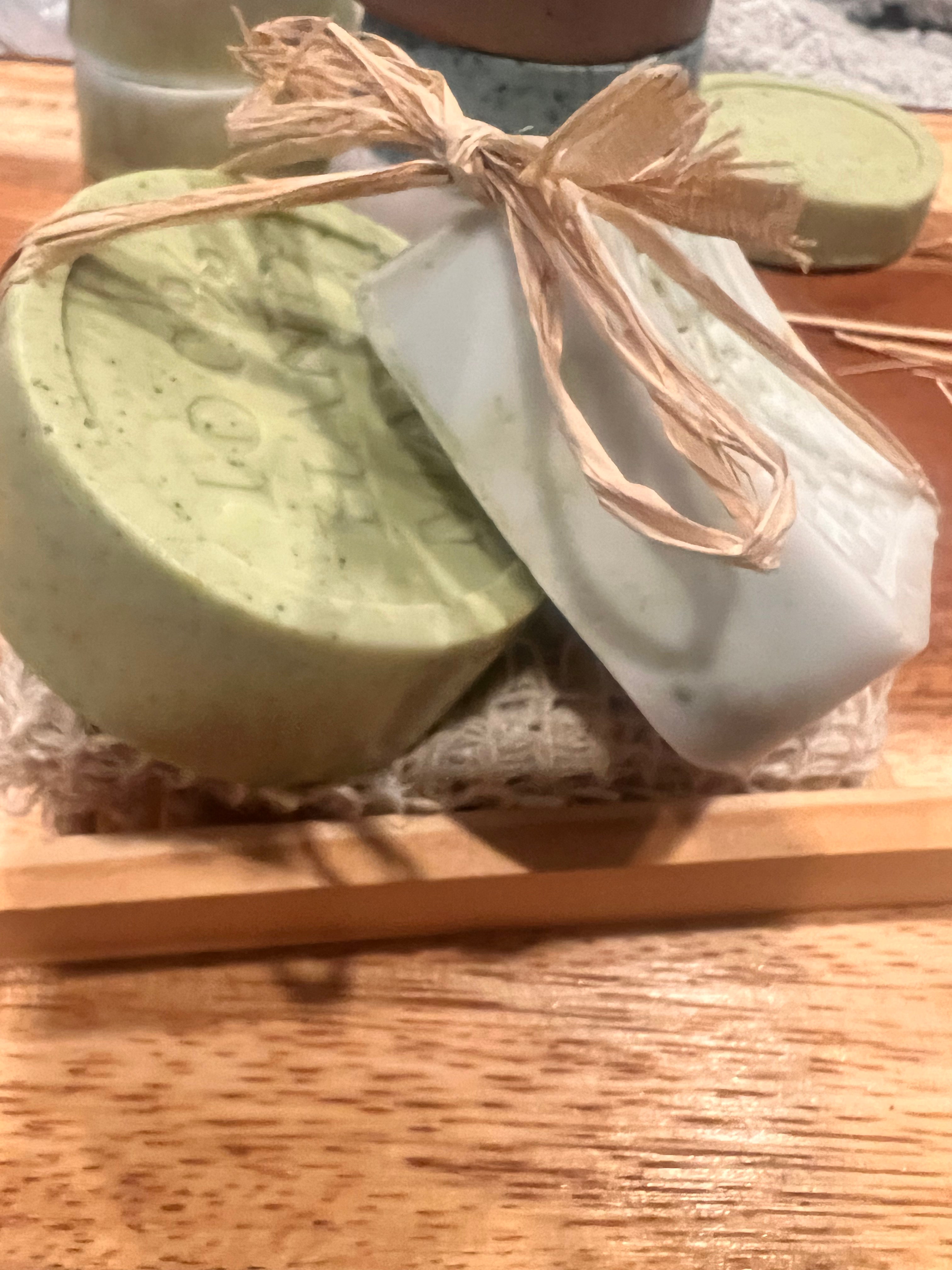 Collagen Boosting Facial Wash Bar with Natural sisal soap saver bag and soap holder