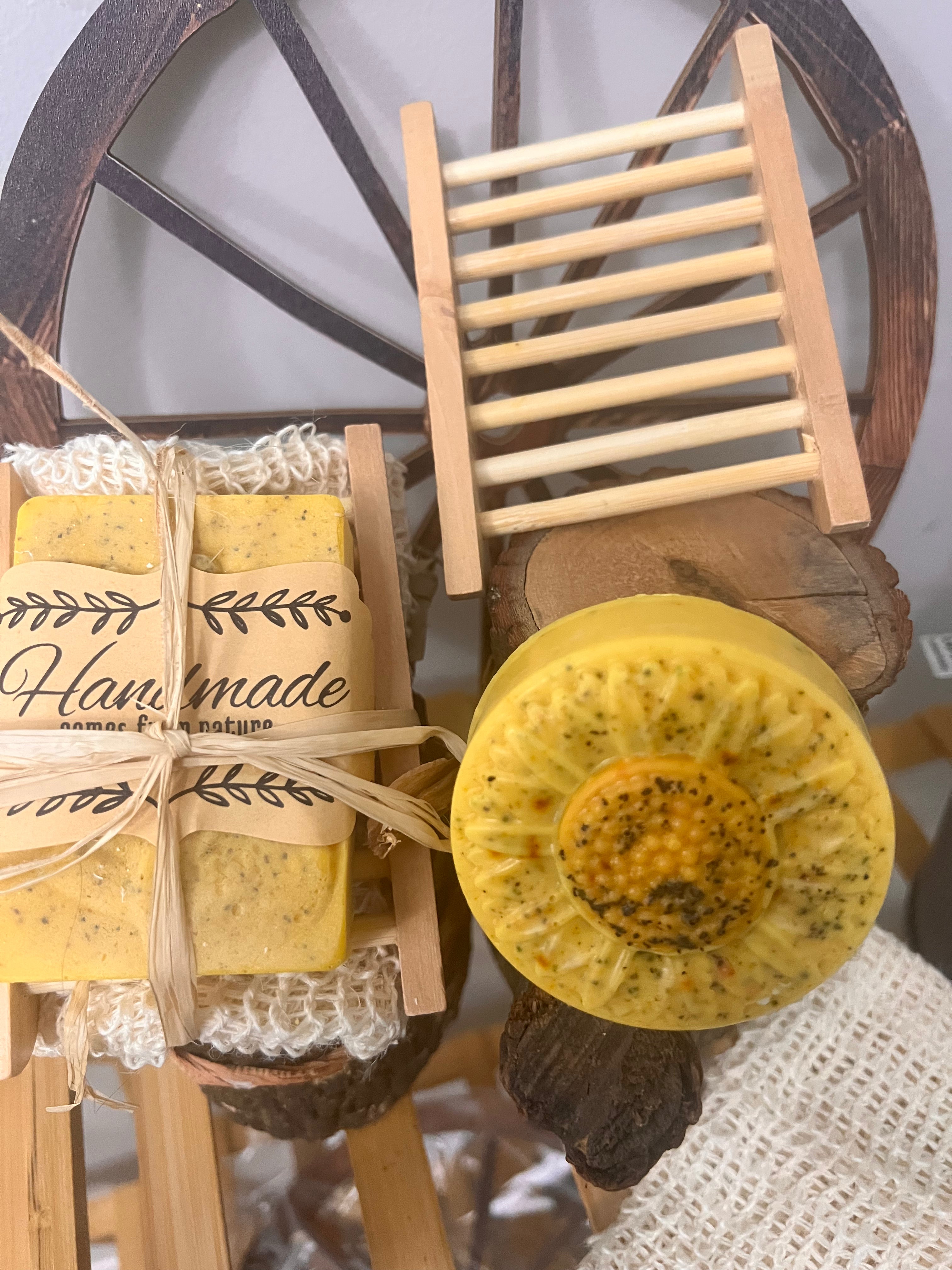 Tumeric Honey Radiance with Natural sisal soap bag and wooden soap holder