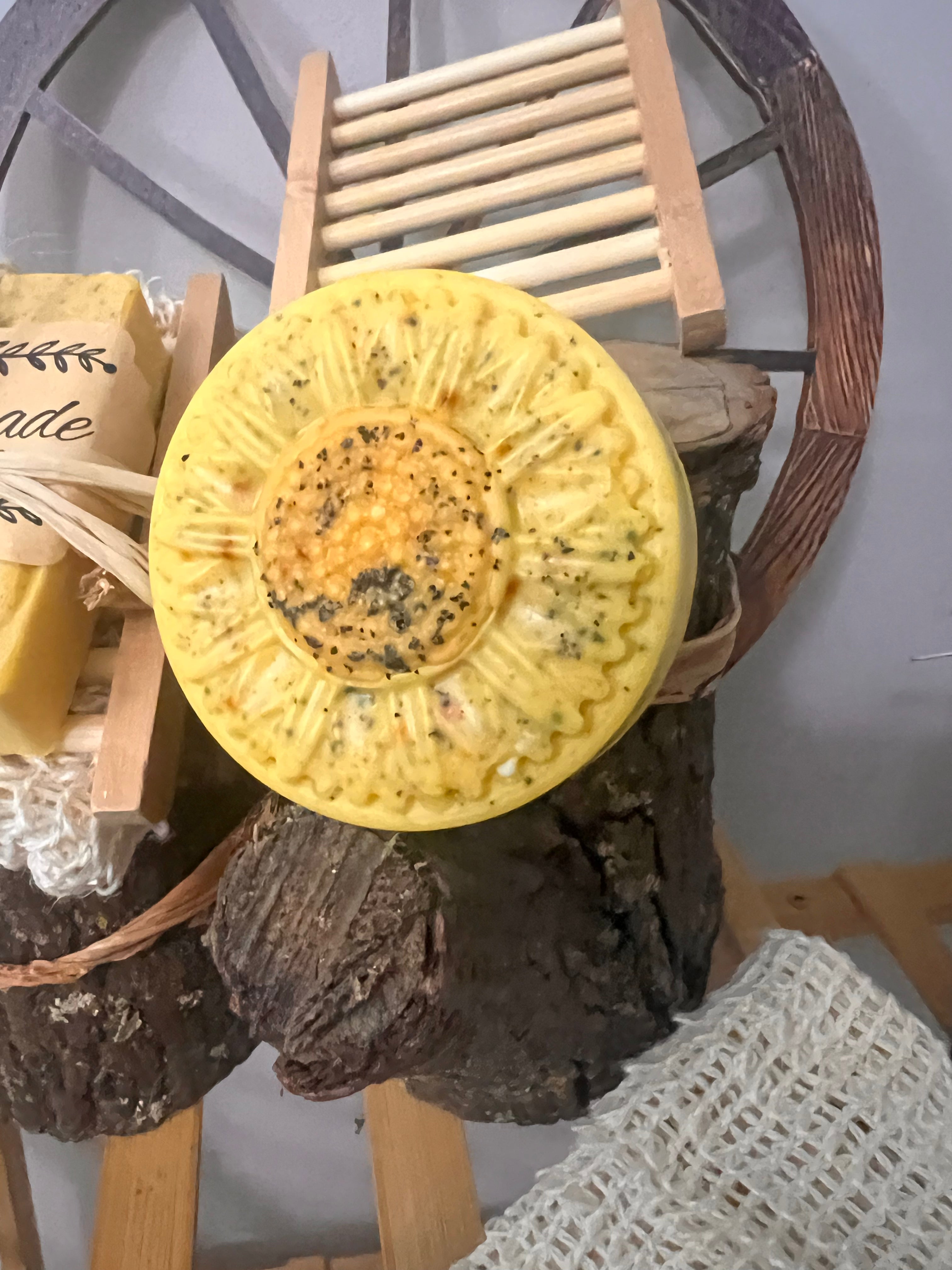 Tumeric Honey Radiance with Natural sisal soap bag and wooden soap holder