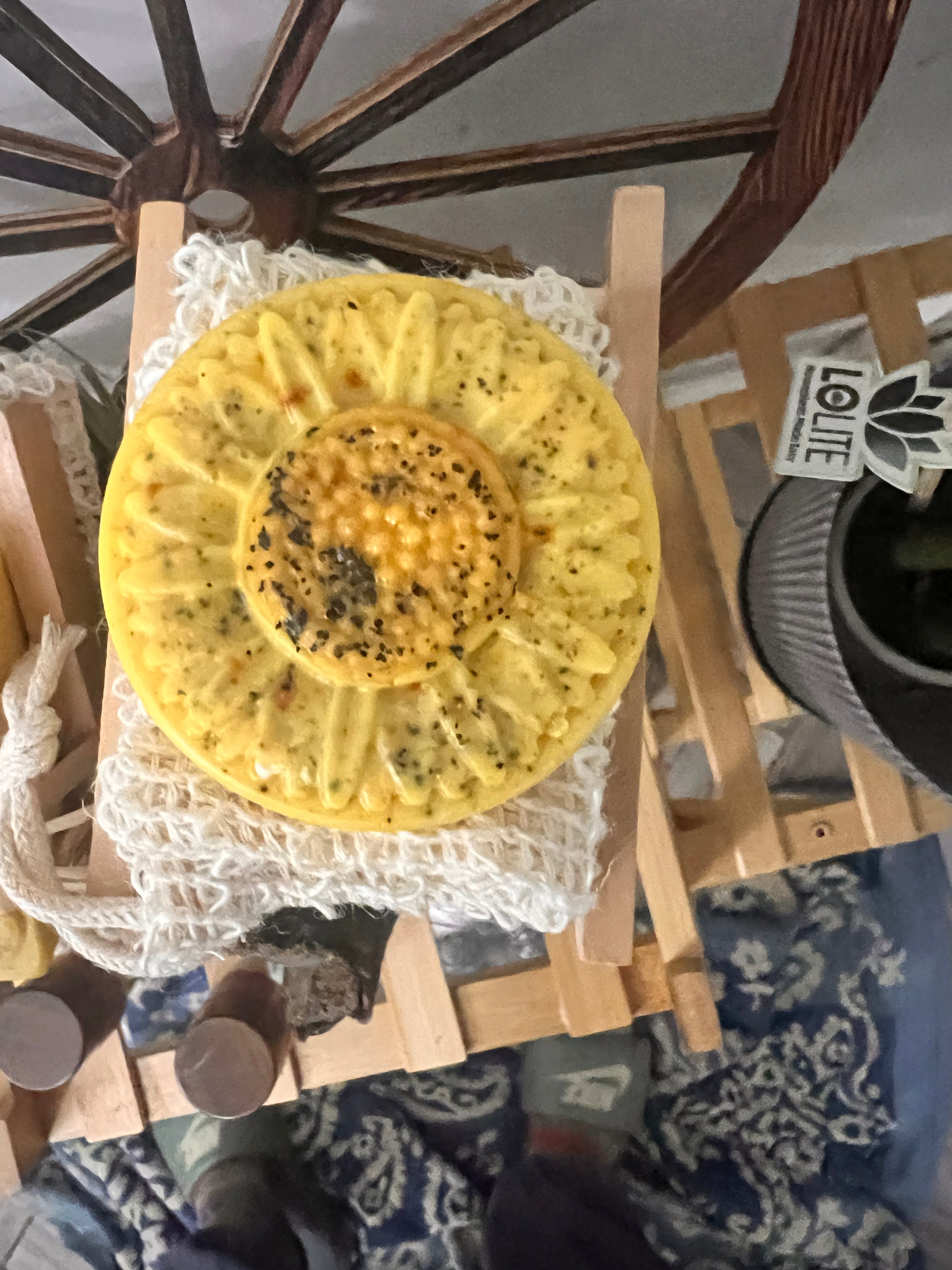 Tumeric Honey Radiance with Natural sisal soap bag and wooden soap holder