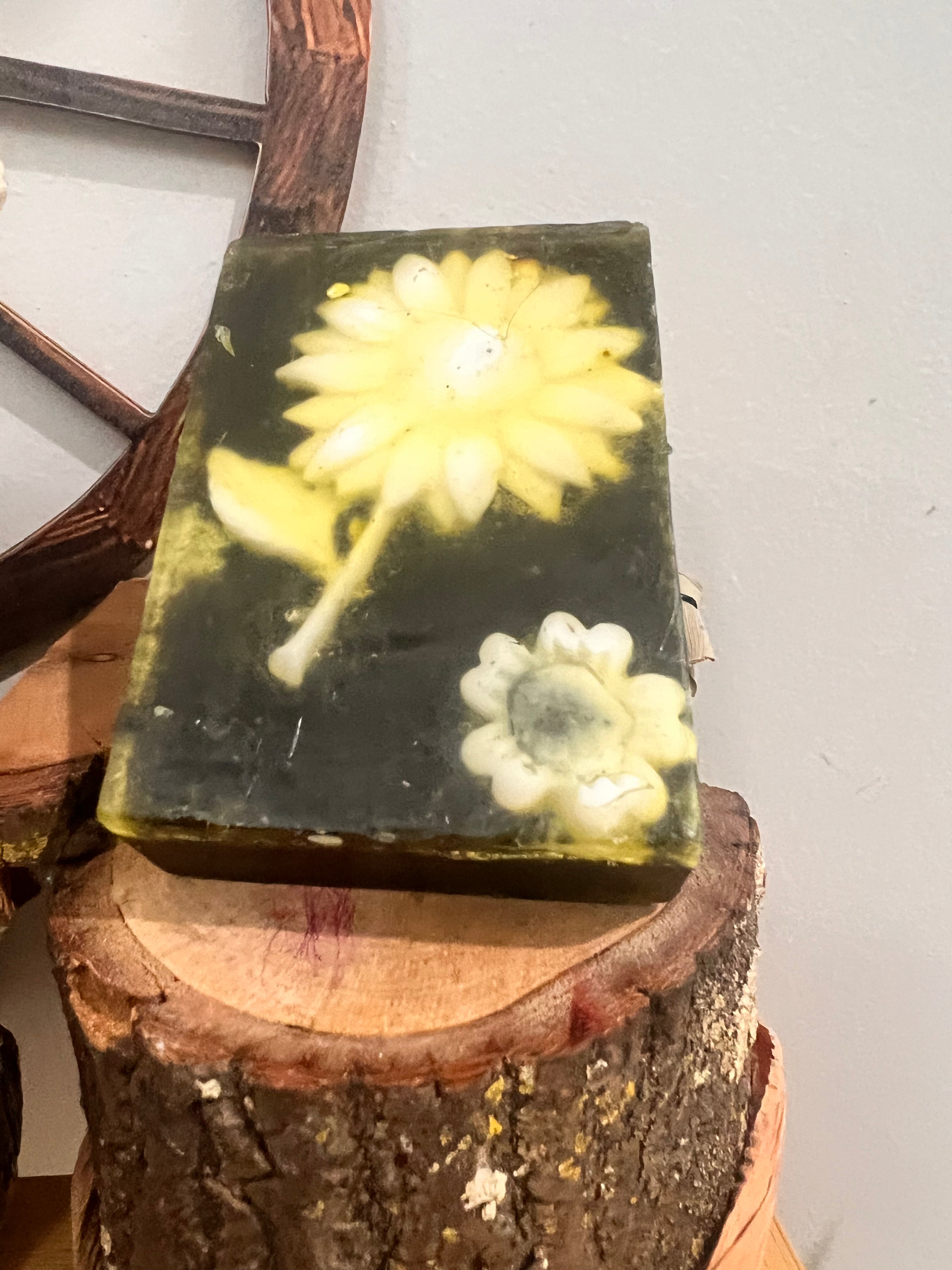 Earth and Herb Radiance Soap Bar with natural sisal soap saver bag
